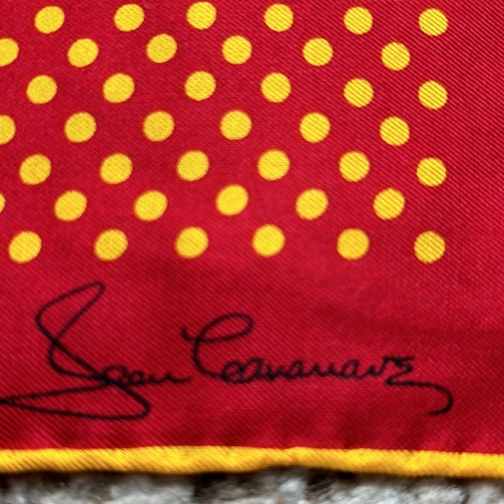 18x18 square scarf. Red and gold pattern. Signed by designer Jean Cassauve. - Picture 2 of 2